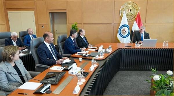 وزير البترول يستعرض الخطة الخمسية للبحث والاستكشاف أمام الشركات العالمية